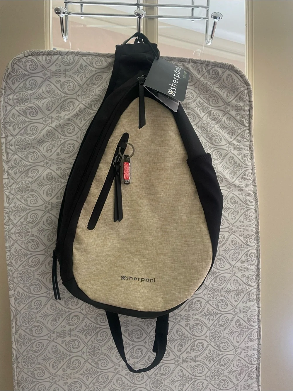 Sherpani Espirit Anti-Theft Sling Travel Bag NWT